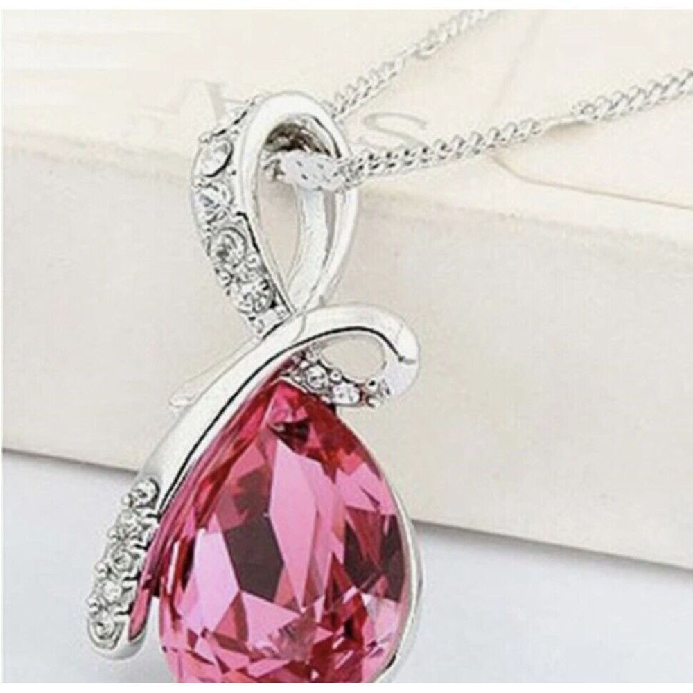 Teardrop‎ Pendant Bright Pink Crystal Necklace Rhinestones 16"  NWOT Silver Tone